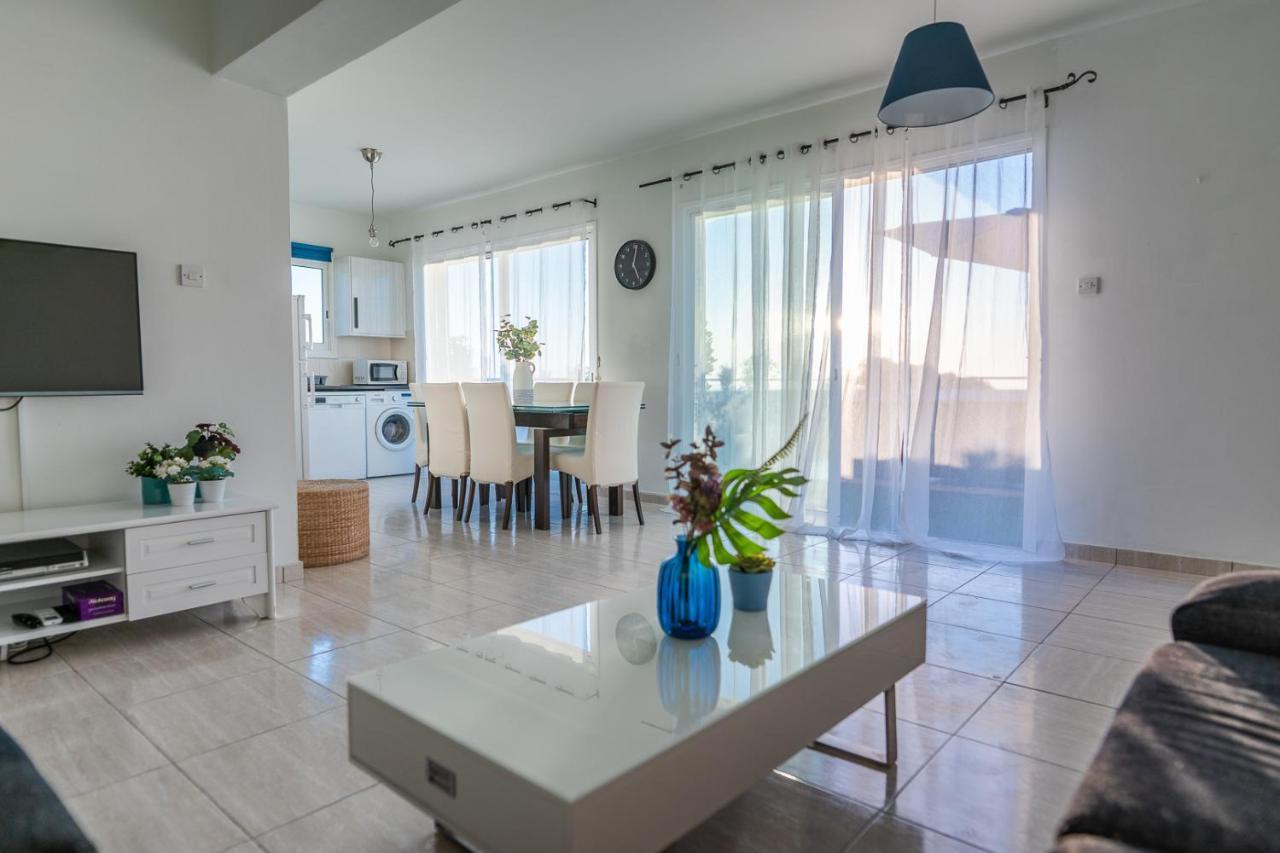 Makenzy Seaview Penthouse Apartman Lárnaka Kültér fotó