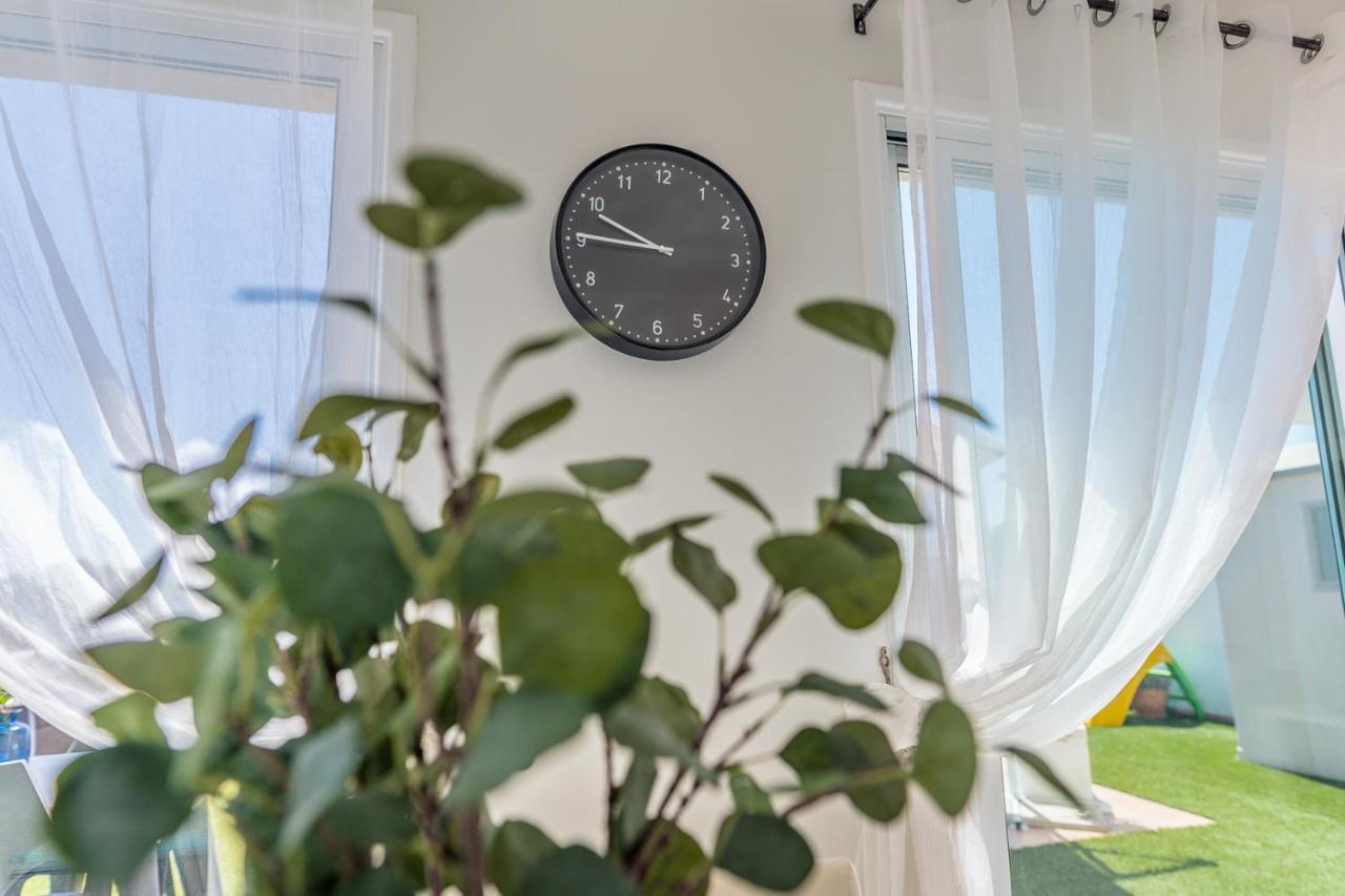 Makenzy Seaview Penthouse Apartman Lárnaka Kültér fotó