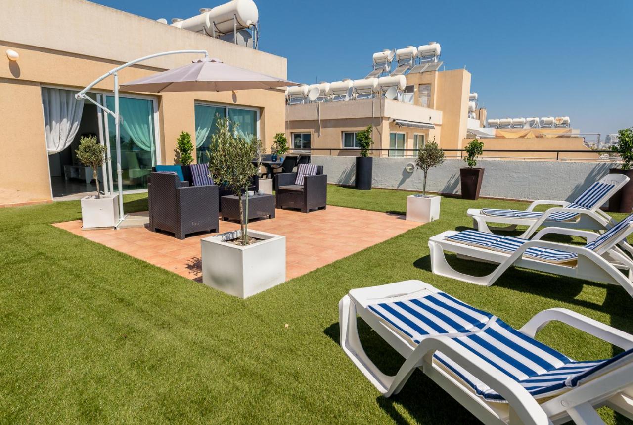 Makenzy Seaview Penthouse Apartman Lárnaka Kültér fotó