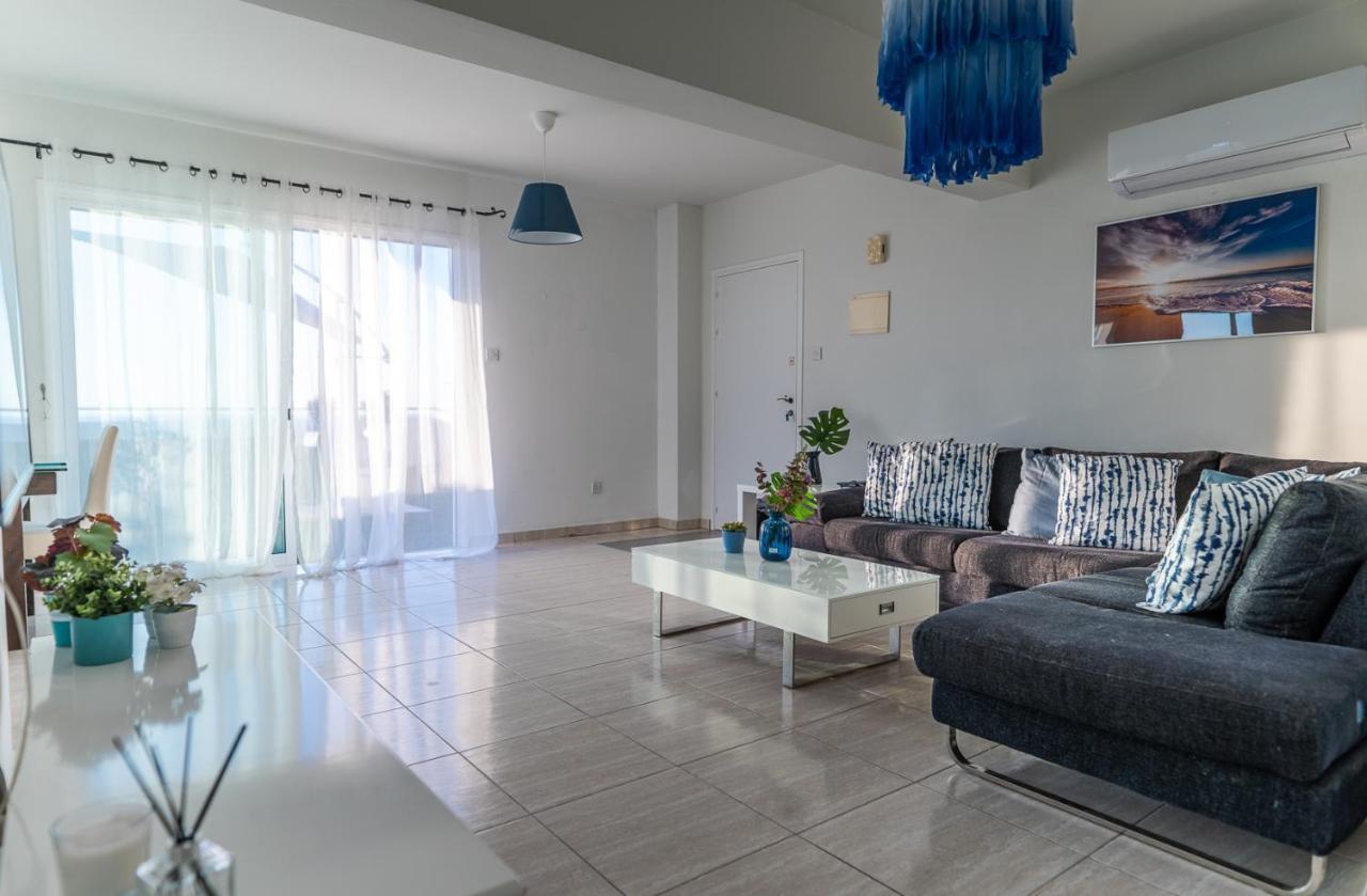 Makenzy Seaview Penthouse Apartman Lárnaka Kültér fotó