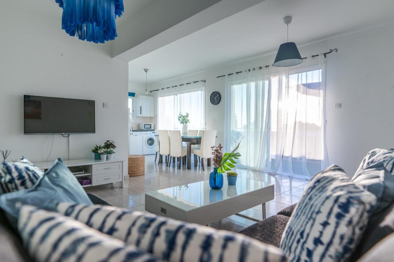 Makenzy Seaview Penthouse Apartman Lárnaka Kültér fotó